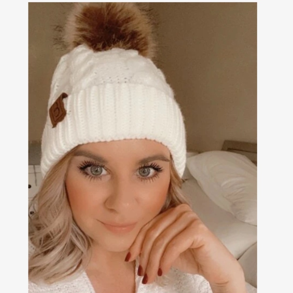 Navy Blue Cable Knit Beanie Hat Faux Fur Pom Pom   100% Acrylic - Picture 11 of 11